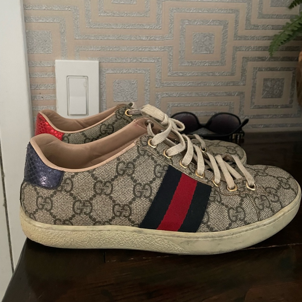 AUTHENTIC GUCCI SNEAKERS